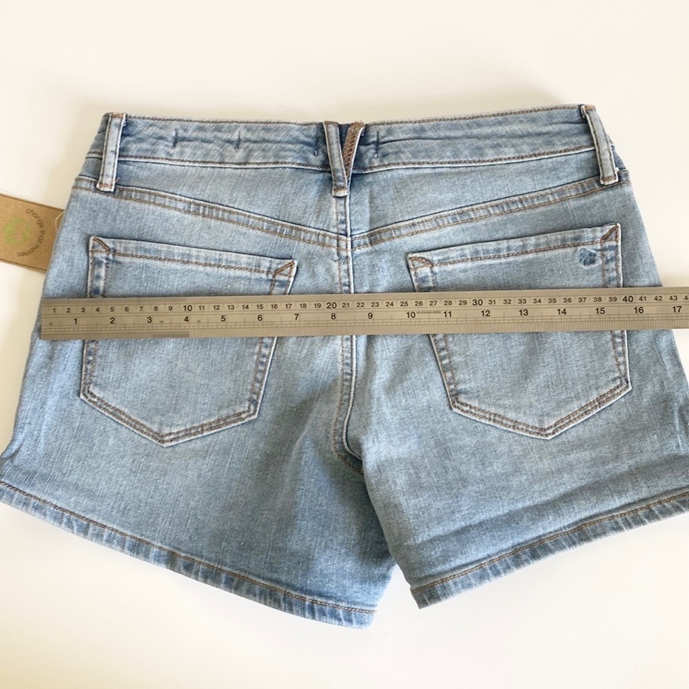 Jessica Simpson Midrise Cuff Shorts - Picture 4 of 11